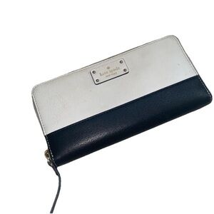 Kate Spade Two-Tone Black and White Wallet cow Leather‎